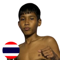 เกล็ดเพชร ศักดิ์อินเตอร์