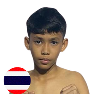 แก้วนาคา เอ็กซ์สตาร์มวยไทย