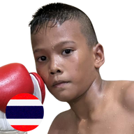 ต้นเพชร ไกรทองมวยไทยยิม